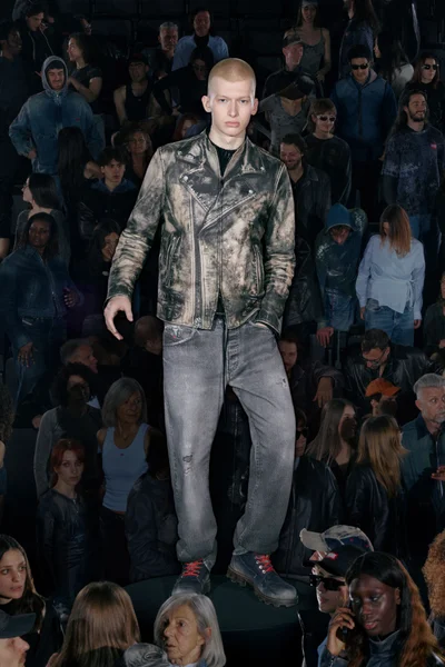 Look 8